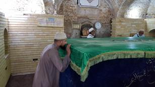 Yoosha' bin Noon ra
